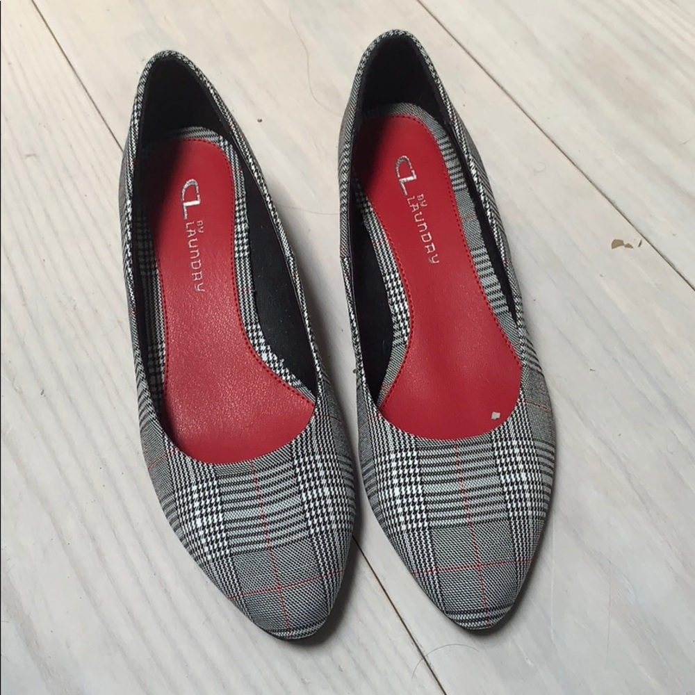 Low block heel plaid pump